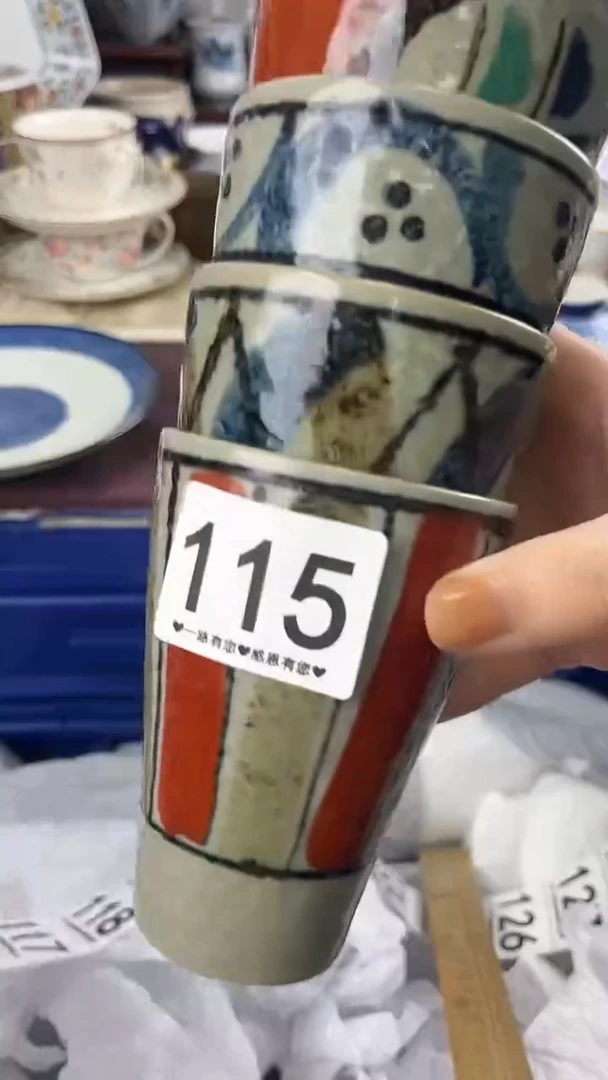 君***君115