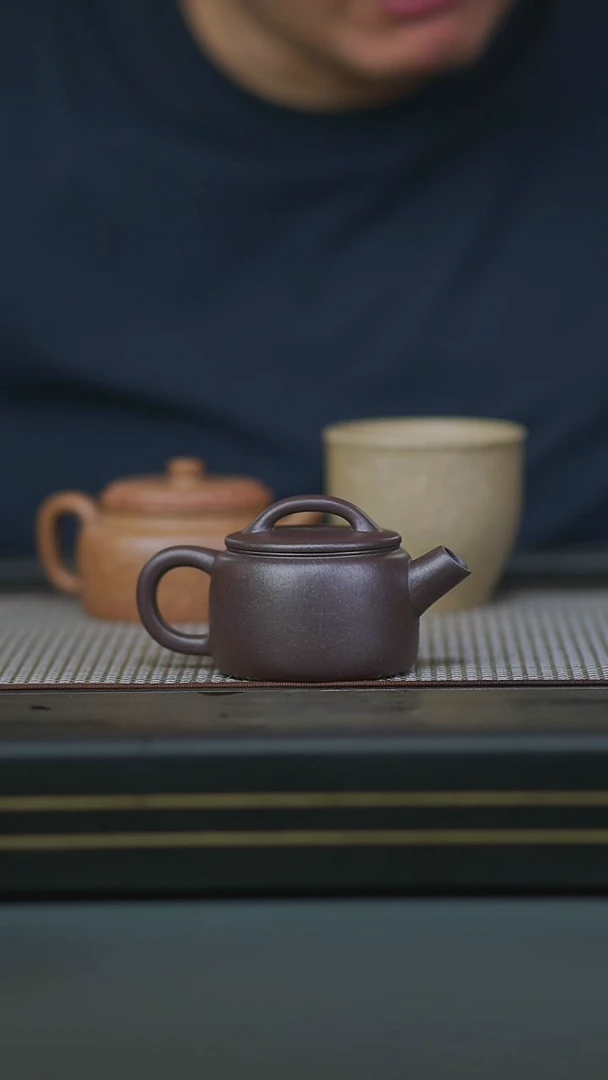 茶壶紫砂半手茄皮紫泥柴烧一号汉瓦150cc