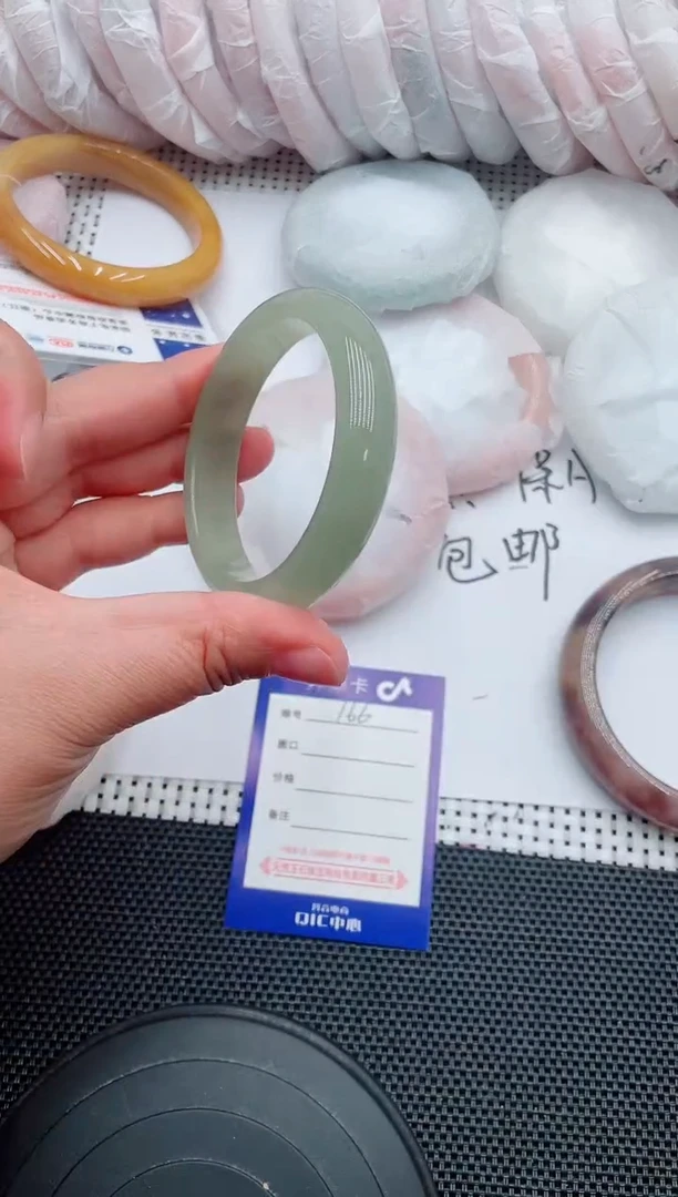 未镶嵌手镯石英质玉165-52-53