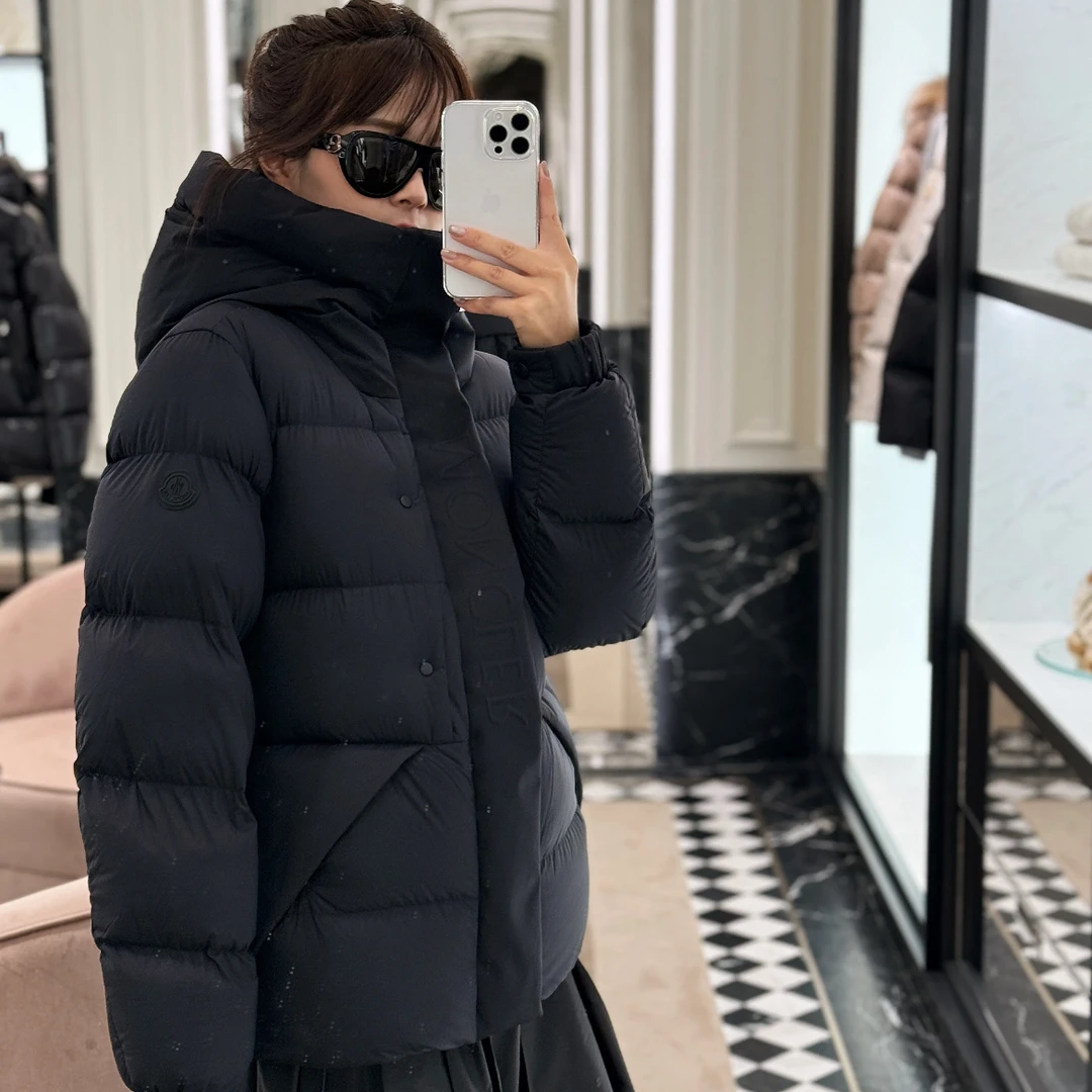 99新 MONCLER 蒙口黑色连帽羽绒服/尺码2/NH090262