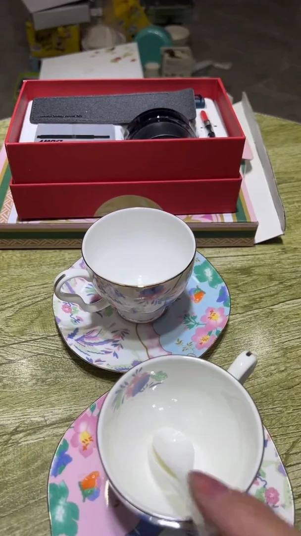 瓷片碗碟好物一件不留@@1