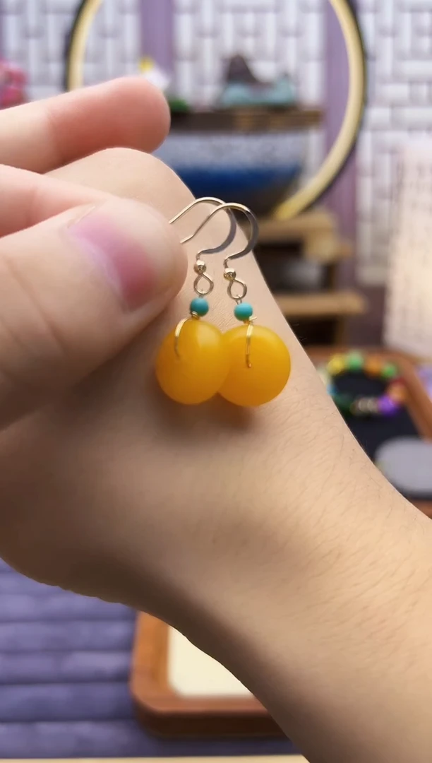 14K金镶嵌蜜蜡耳饰E82