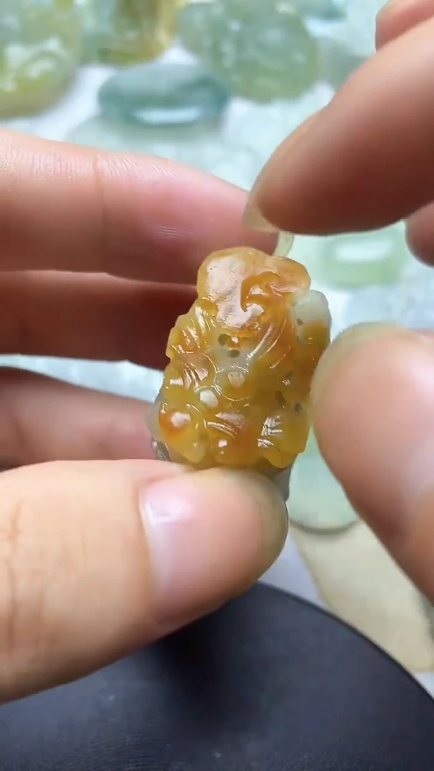 定制翡翠未镶嵌貔貅