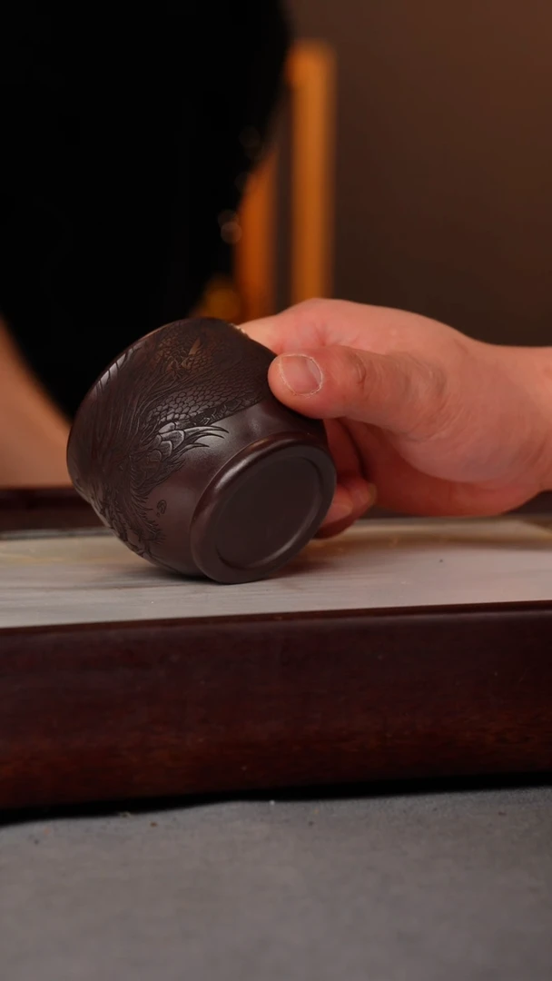 【闪购商品】紫砂茶壶石红 刻龙主人杯