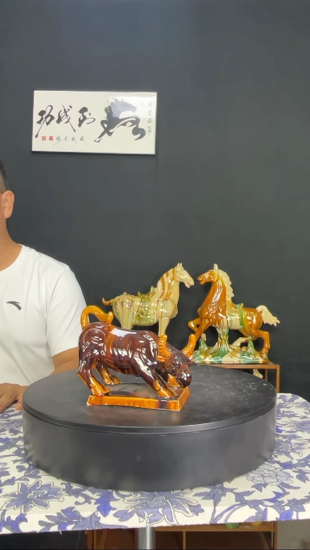 陶瓷小小号牛转乾坤高12cm棕色