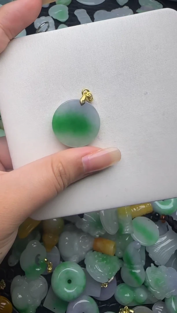 翡翠未镶嵌颈饰天然缅甸翡翠吊坠