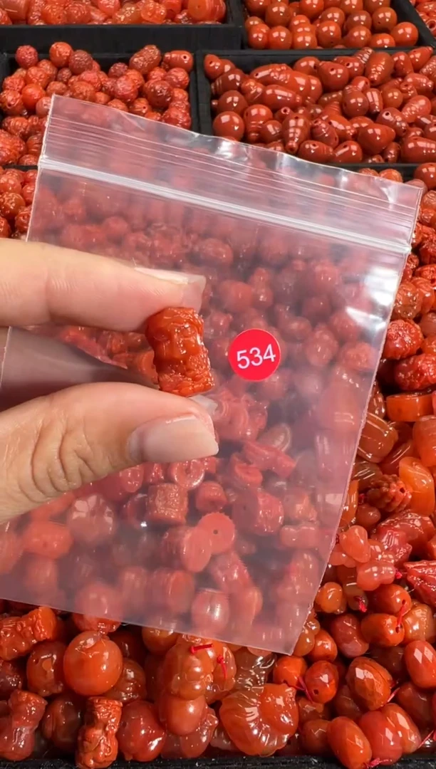 颈饰未镶嵌南红玛瑙1