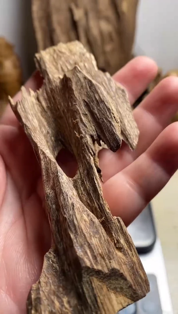 【闪购商品】沉香沉香碎屑海南沉香虫漏料16克