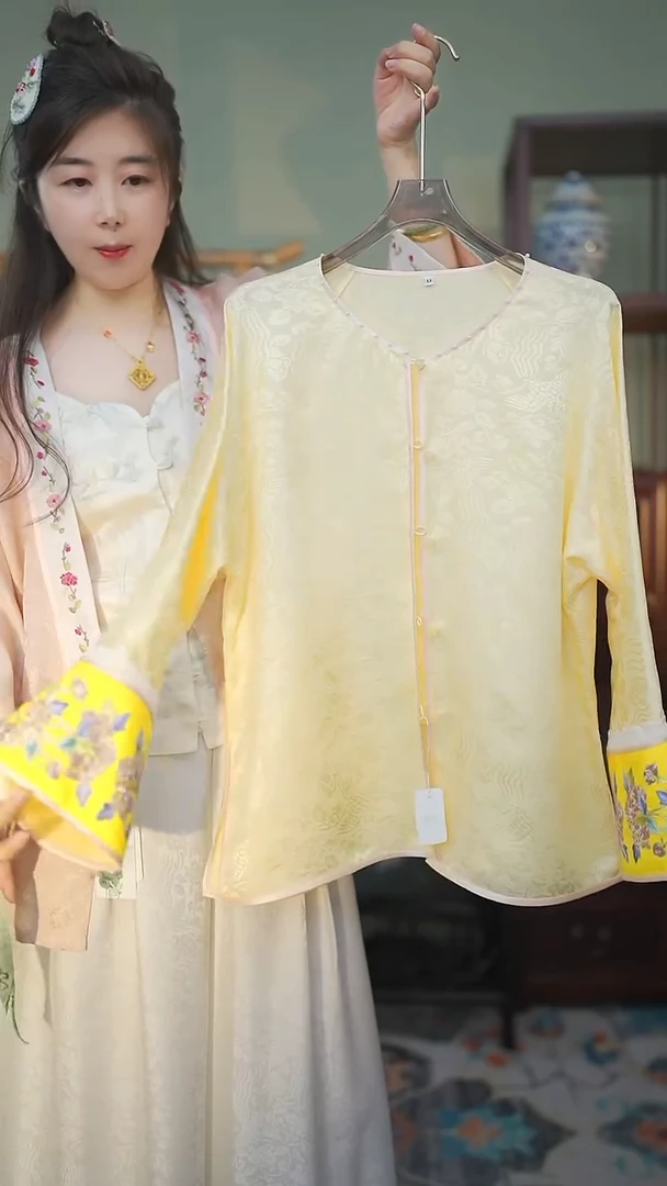 刺绣M码120斤内百搭款上衣单层