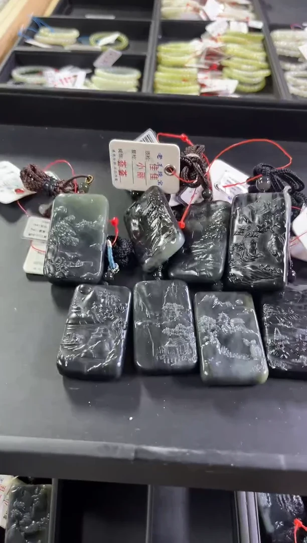 吊坠(不含链)未镶嵌和田玉若羌青花 山水牌多样性发一