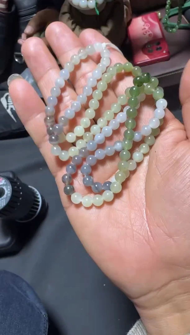 未镶嵌和田玉（糖玉）挂件和田玉