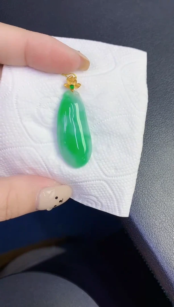 颈饰18K金镶嵌翡翠缅甸天然翡翠a货