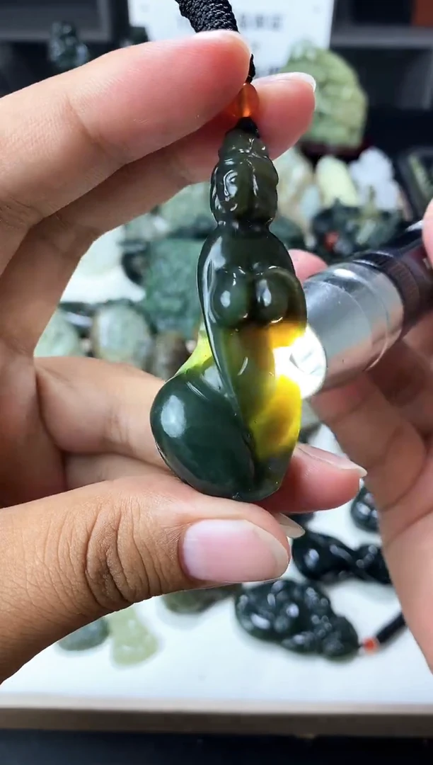 颈饰未镶嵌和田玉1