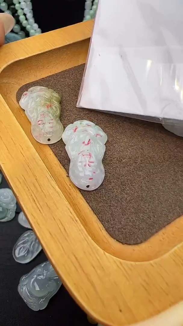 颈饰未镶嵌翡翠苏*观音多样性发其一