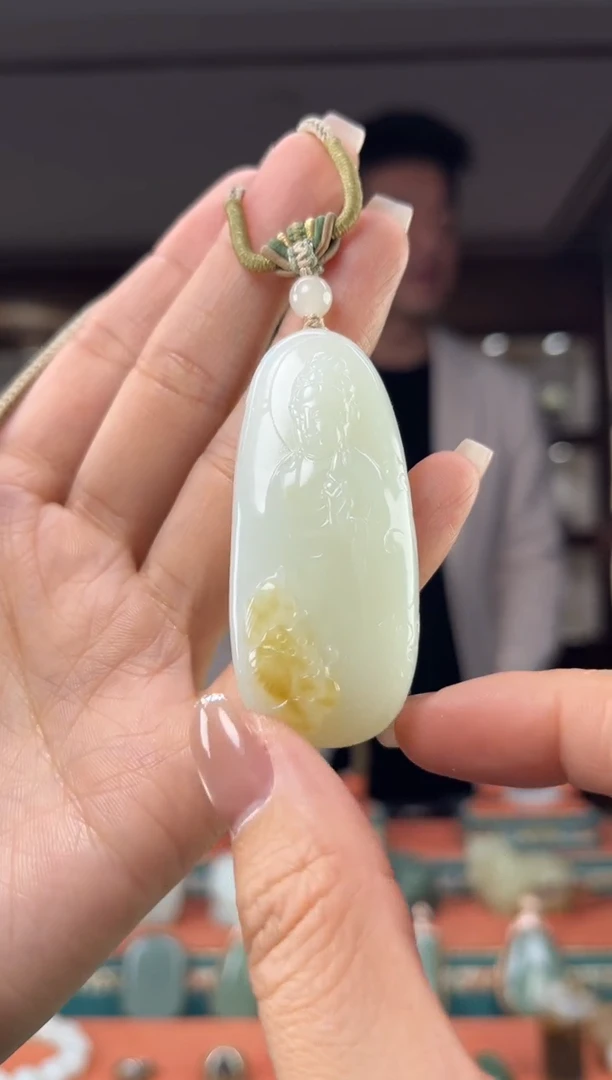 颈饰未镶嵌和田玉佩佩