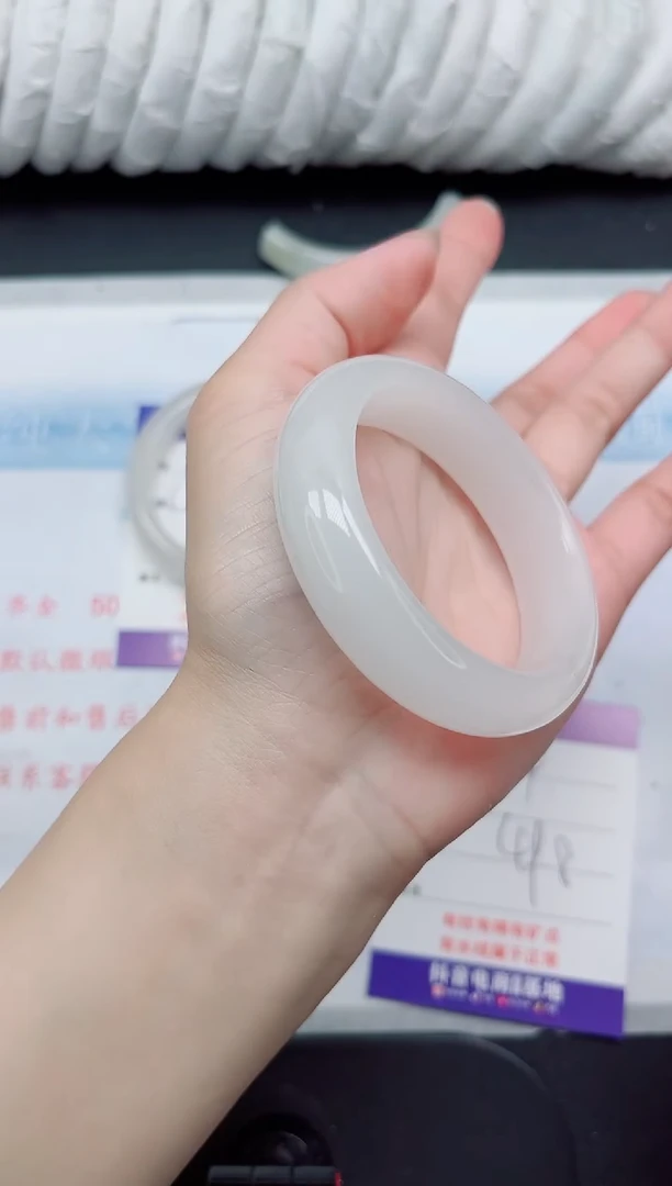 【闪购商品】石英质玉手镯未镶嵌284-49.8