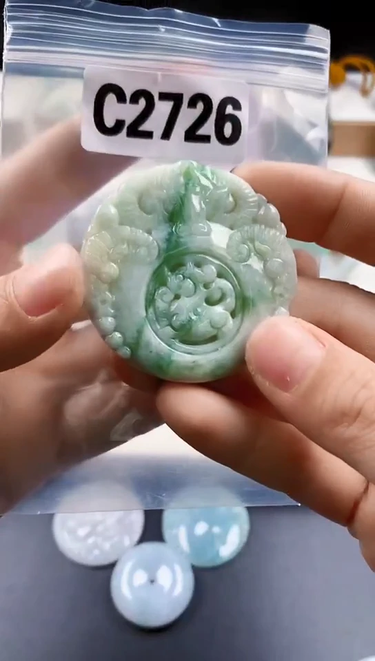 颈饰未镶嵌翡翠天然翡翠吊坠挂件