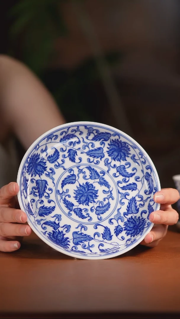 青花缠枝莲壶承