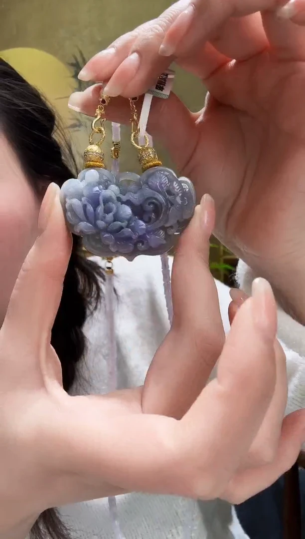 颈饰未镶嵌翡翠吊坠