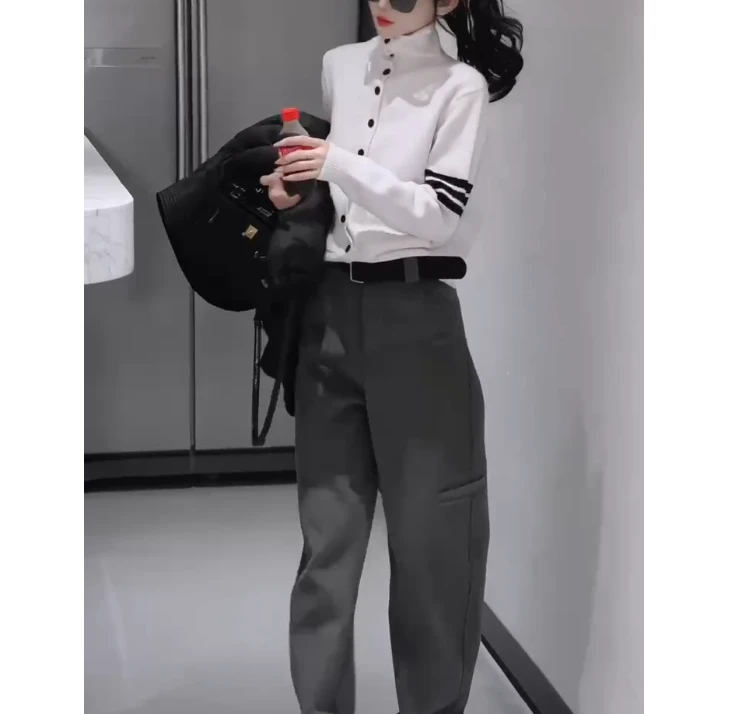 2024冬季新款时尚女装网红高级感设计感洋气爆款高领上衣裤子女TQ