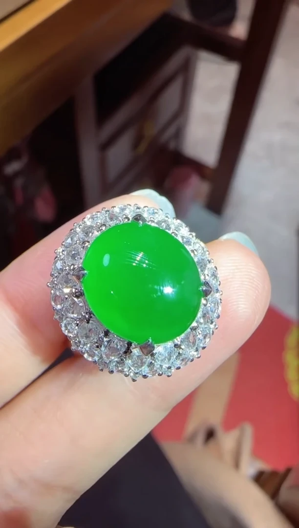 【闪购商品】翡翠戒指18K金镶嵌蛋面