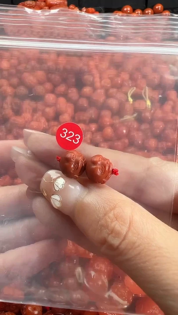 颈饰未镶嵌南红玛瑙1