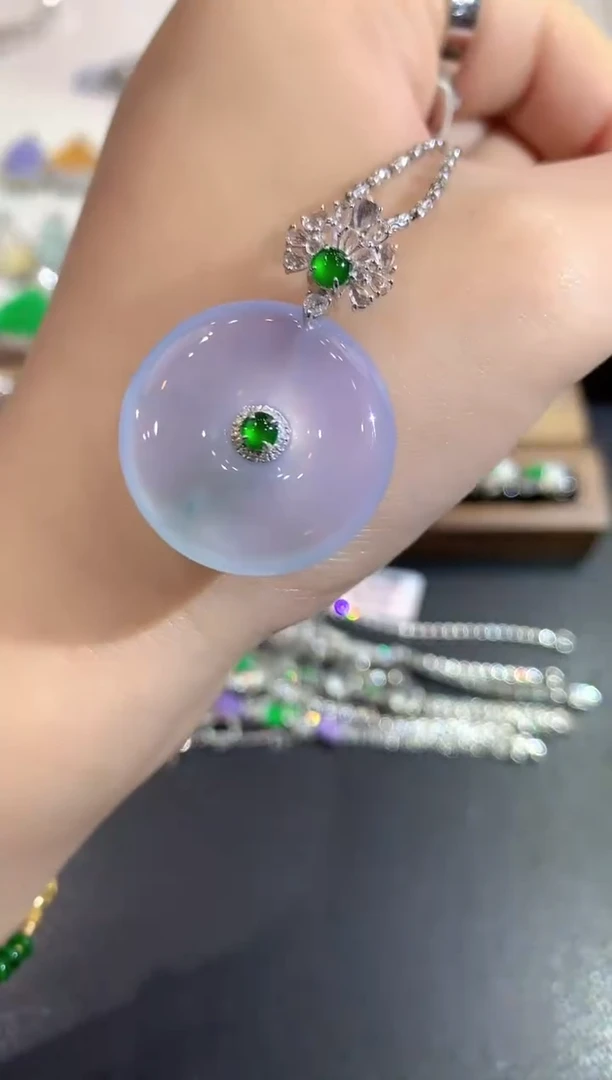 吊坠(不含链)18K金镶嵌翡翠吊坠