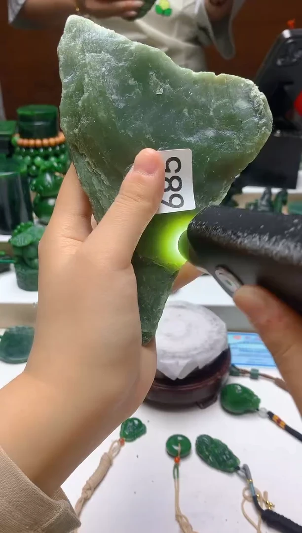 未镶嵌和田玉（碧玉）珠宝半成品0