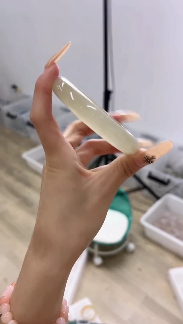 未镶嵌手镯石英质玉352-61D