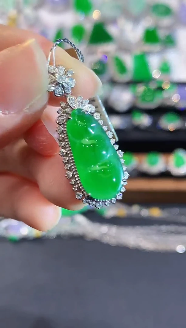 吊坠(不含链)18K金镶嵌翡翠CY多样性发其一