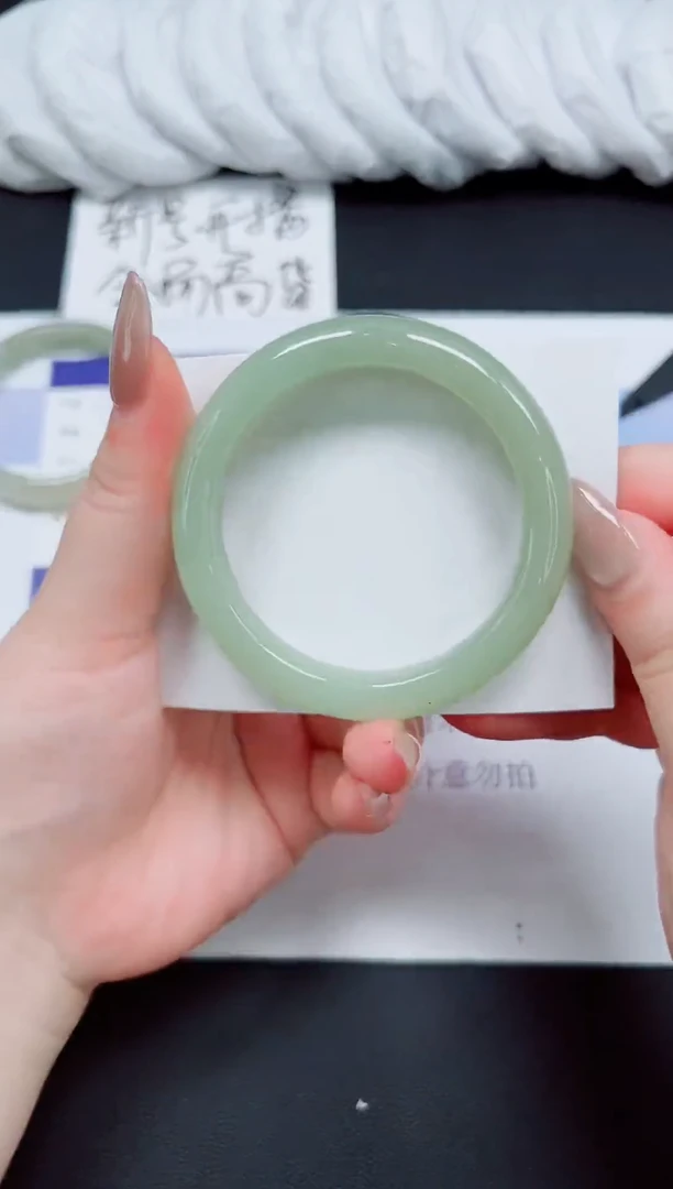 未镶嵌手镯石英岩玉180-56.2