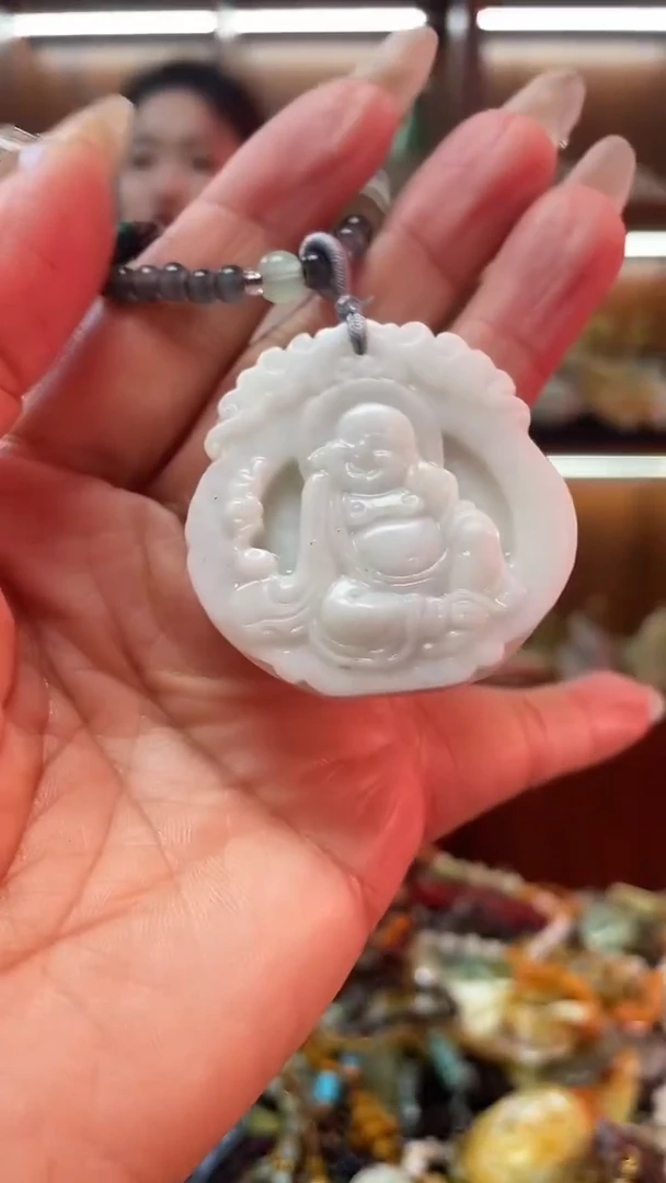 未镶嵌蛇纹石玉吊坠