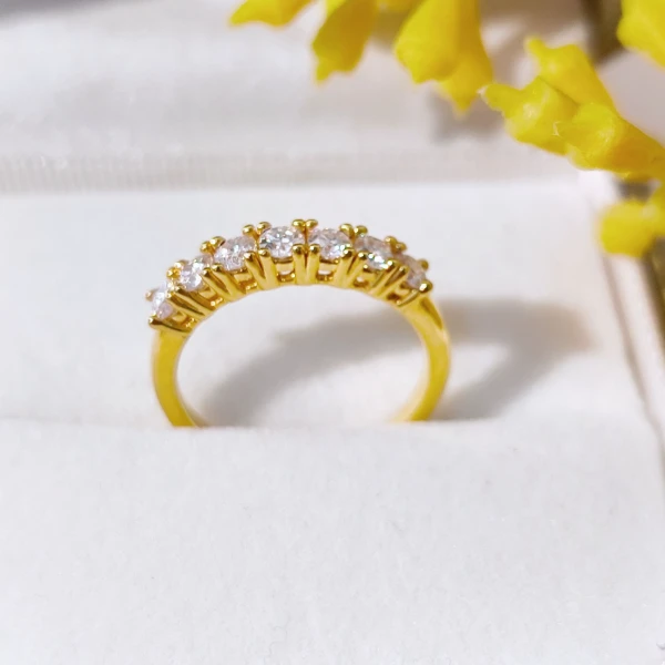 【合成/培育】戒指 18k金七公主莫桑钻戒 女士时尚优雅 多样性发一