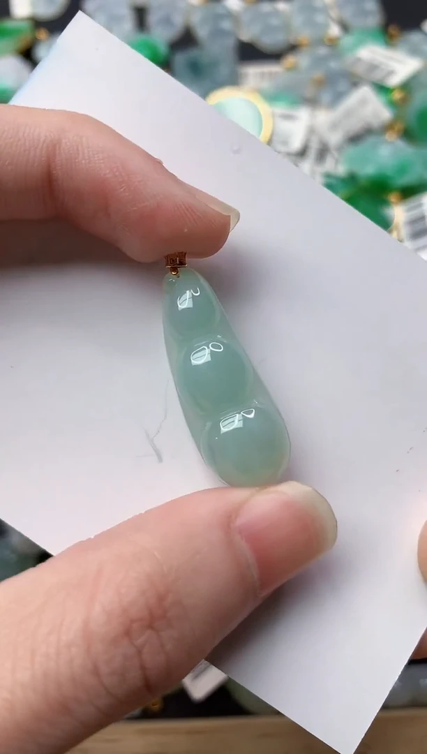 【闪购商品】翡翠颈饰18K金镶嵌42.........