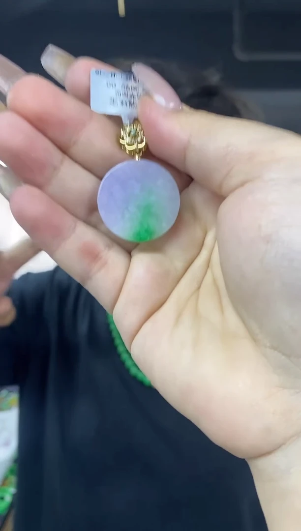 翡翠未镶嵌颈饰多样性发其一颜色微差