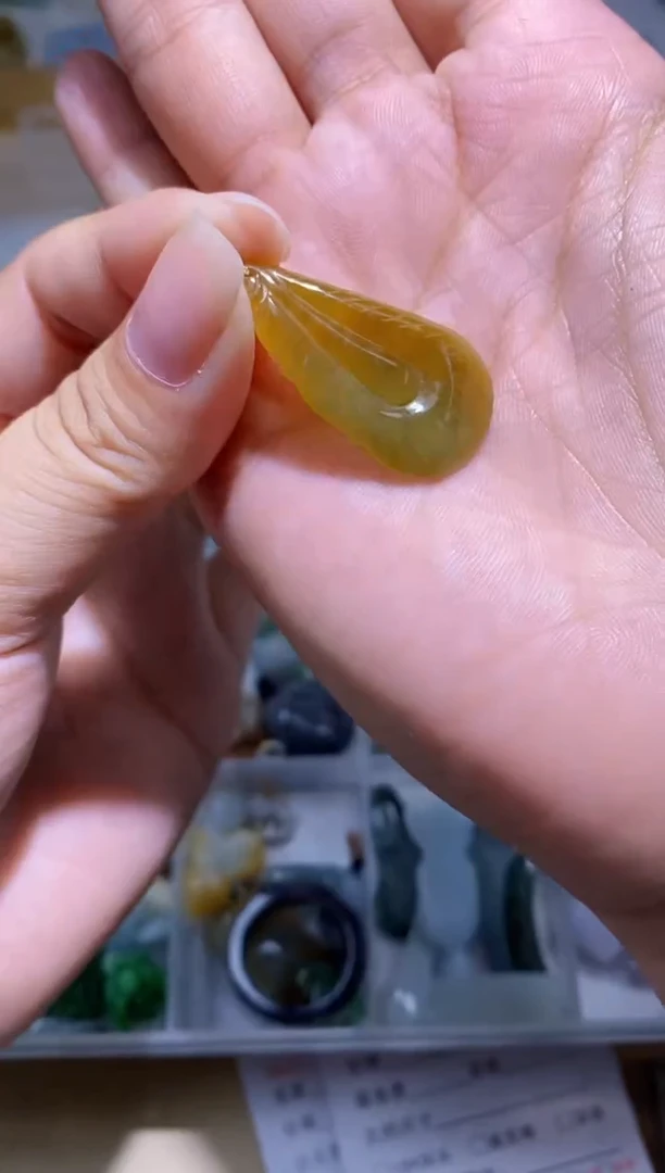 颈饰未镶嵌翡翠挂件
