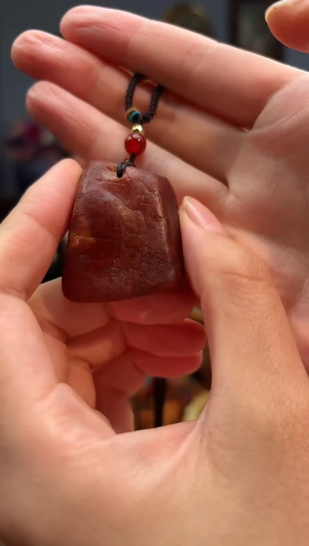 琥珀颈饰未镶嵌吊坠