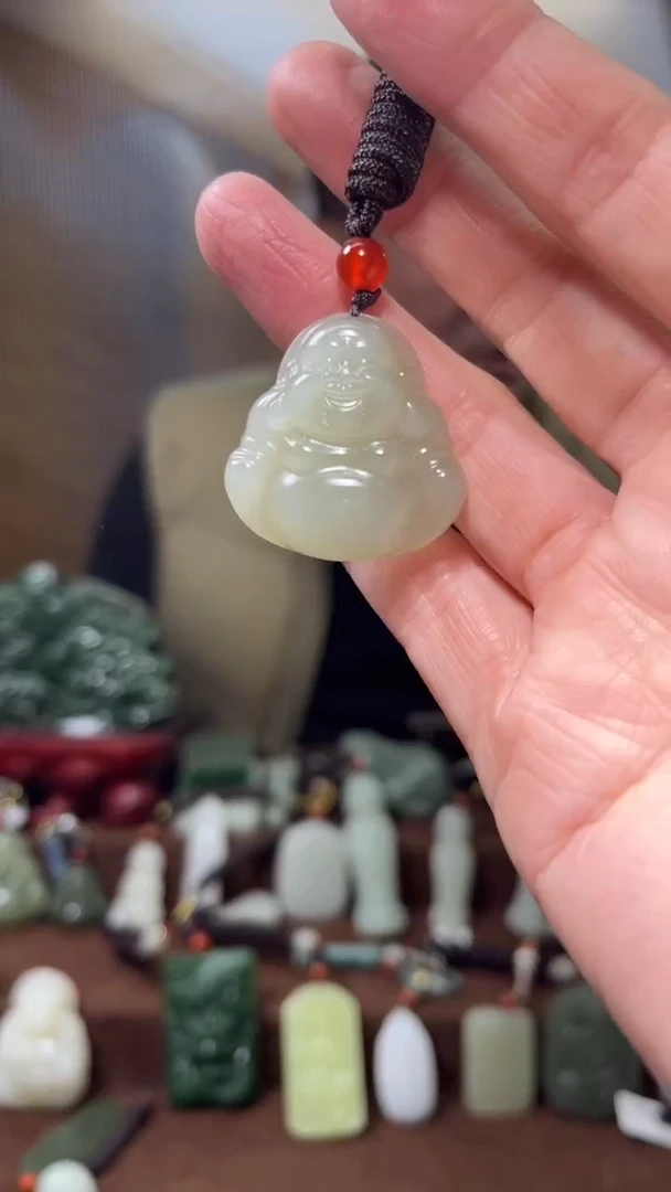 颈饰未镶嵌和田玉·