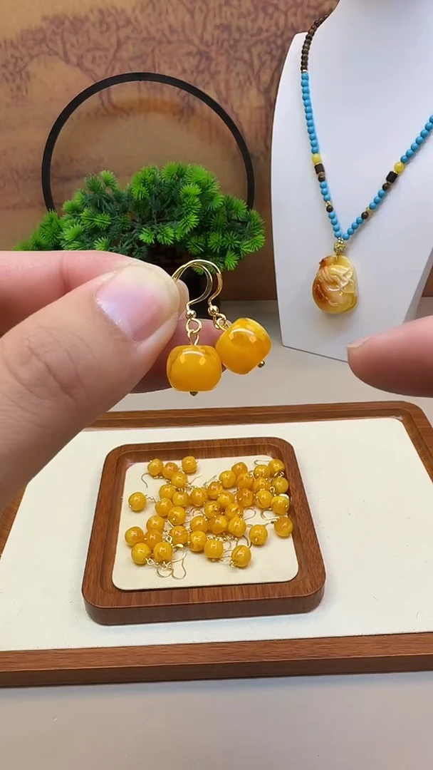 蜜蜡14K金镶嵌耳饰E01