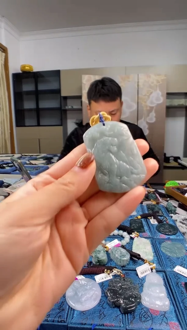 颈饰未镶嵌翡翠多样性发其一