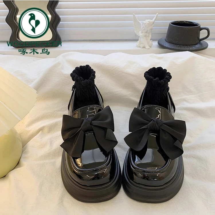啄木鸟黑色蝴蝶结厚底小皮鞋女2025春秋新款复古英伦风增高乐福鞋