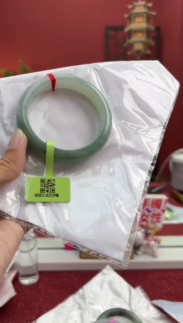 未镶嵌手镯翡翠翡翠手镯