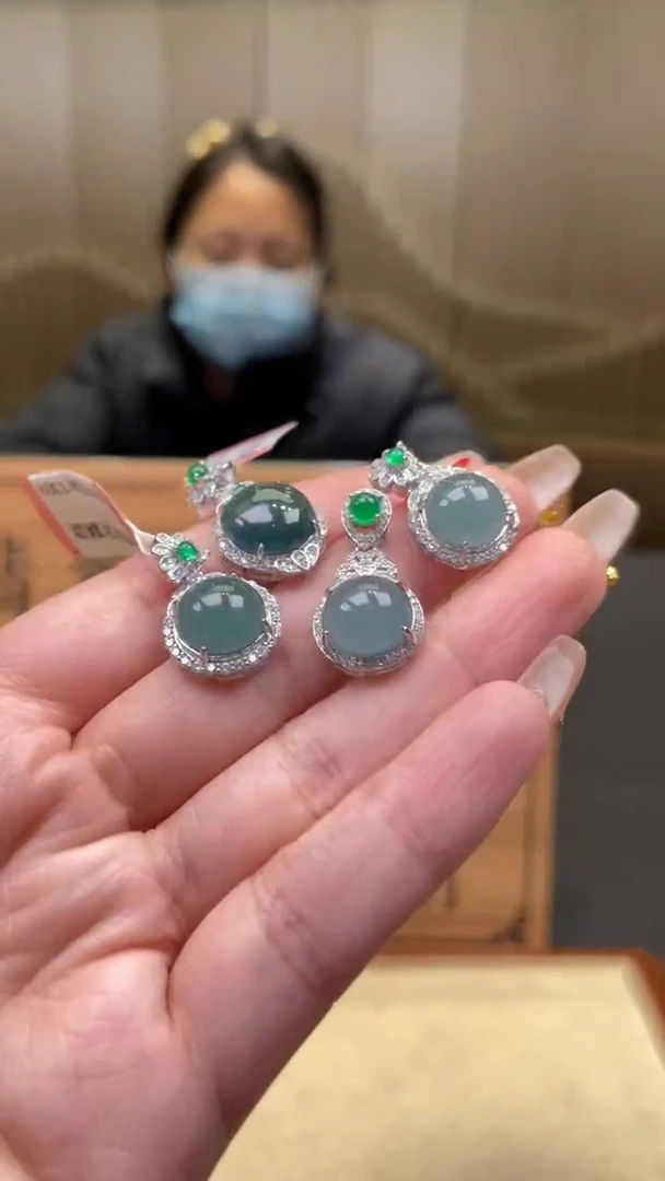 【闪购商品】翡翠颈饰未镶嵌多样性发货 (只发一件) *A2