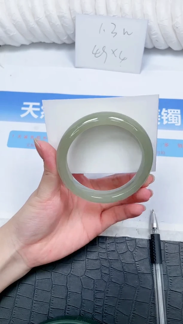 石英质玉手镯合金82-60.4