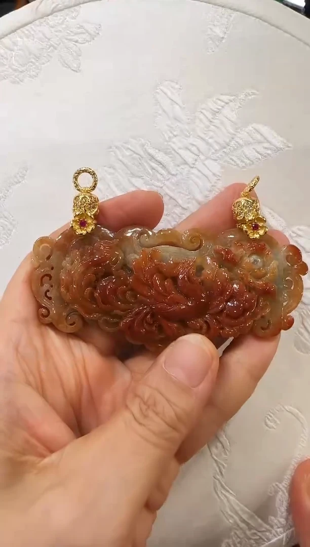 翡翠未镶嵌颈饰国风