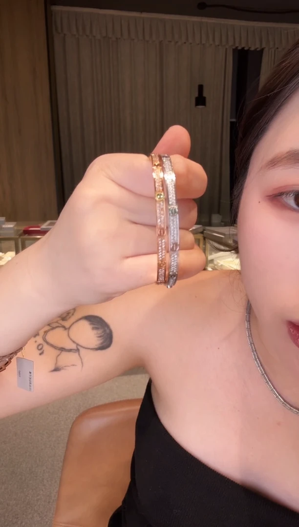 18K金镶嵌手镯钻石满天星手镯   多样性发其一