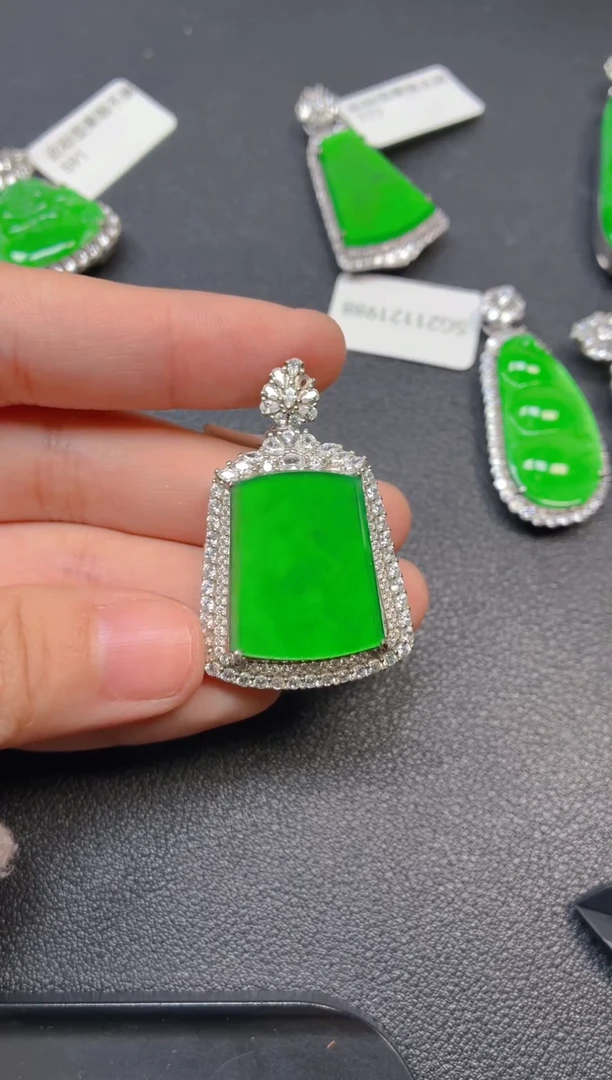 颈饰银S925镶嵌翡翠1