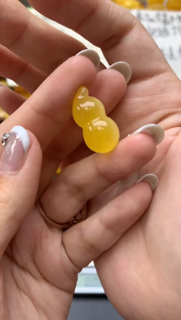 琥珀未镶嵌珠宝奇石060琥珀蜜蜡微瑕