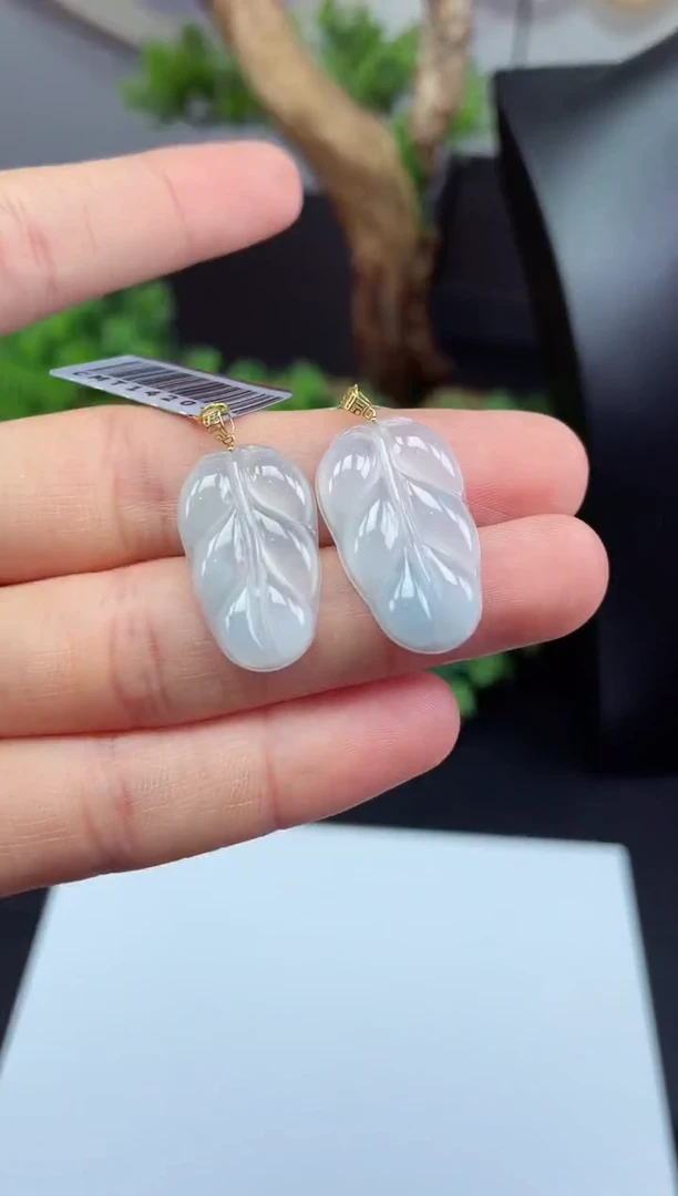 吊坠(不含链)18K金镶嵌翡翠叶子多样性发其一@@CMT1420-1