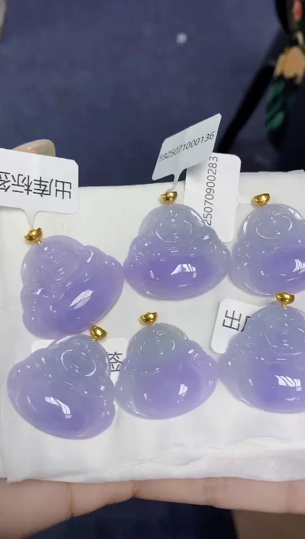 翡翠18K金镶嵌颈饰天然缅甸翡翠A货多样性发其一
